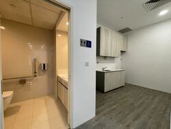 Robinson Square (D1), Office #389604061
